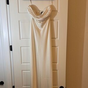 Abercrombie & Fitch Cream Tag